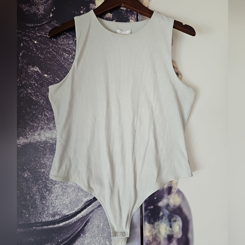 House of Harlow NWT All Day Contour Light Gray Ribbed Sleeveless Bodysuit L